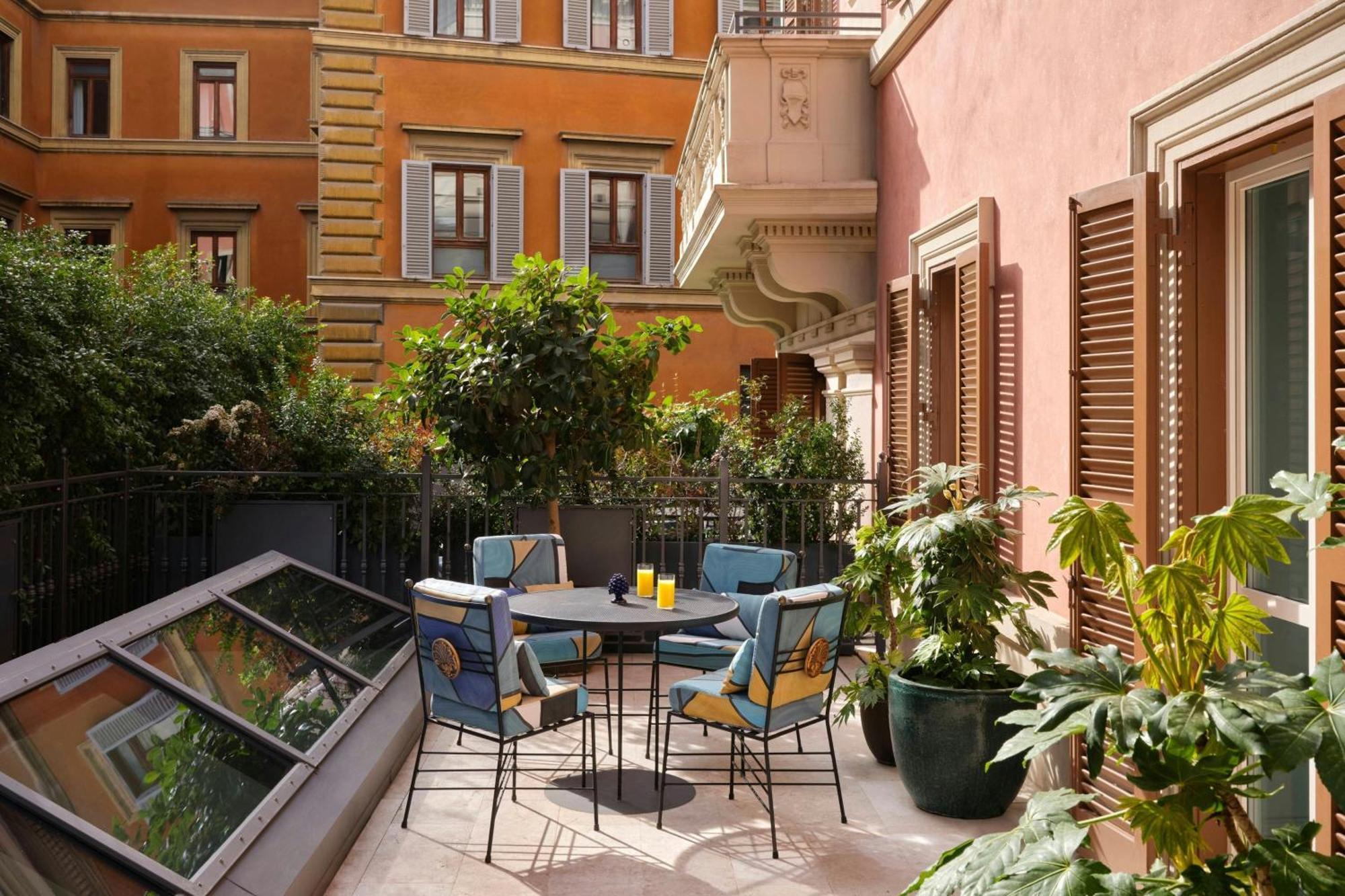 Hotel W Roma Esterno foto