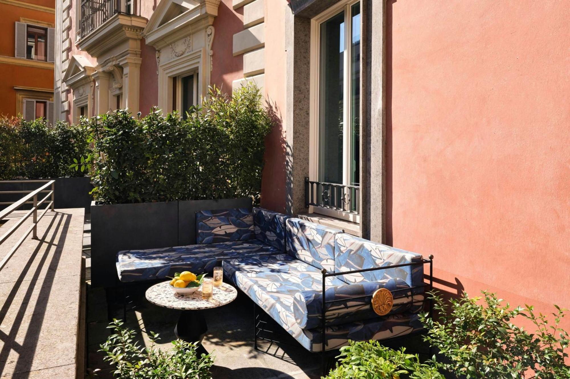 Hotel W Roma Esterno foto