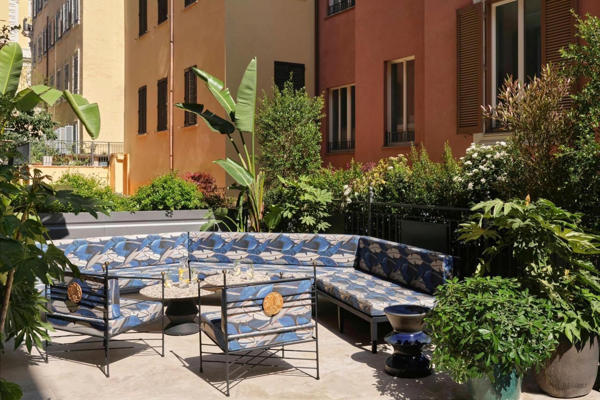 Hotel W Roma Esterno foto
